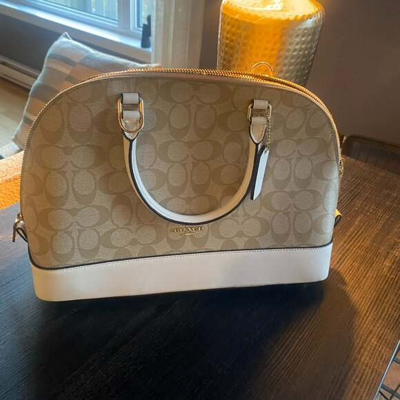 👜 Coach Sierra Satchel – Signature Canvas Classic 👜 - Picture 7 of 8